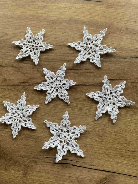 gwiazdki szydełkowe ozdoby choinkowe 6 szt