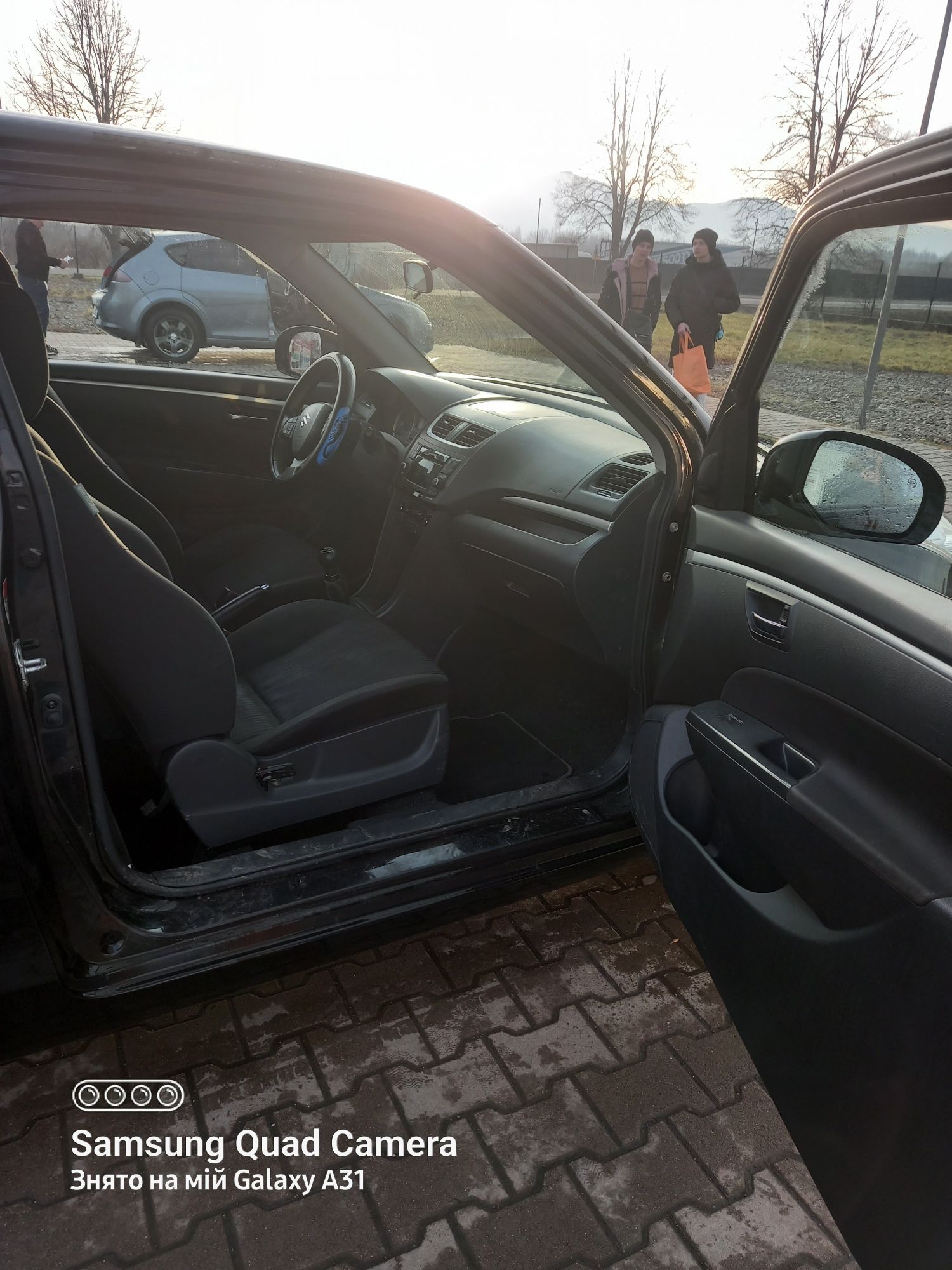 Машина Suzuki Swift 2014p