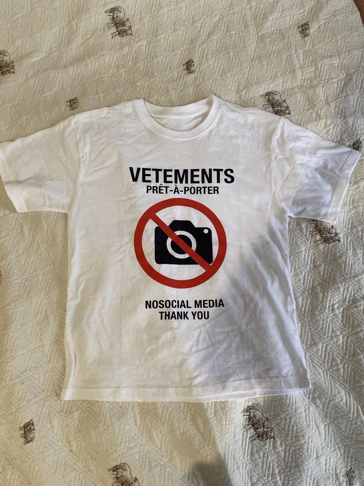 В НАЯВНОСТІ Футболка Ветмо Vetements