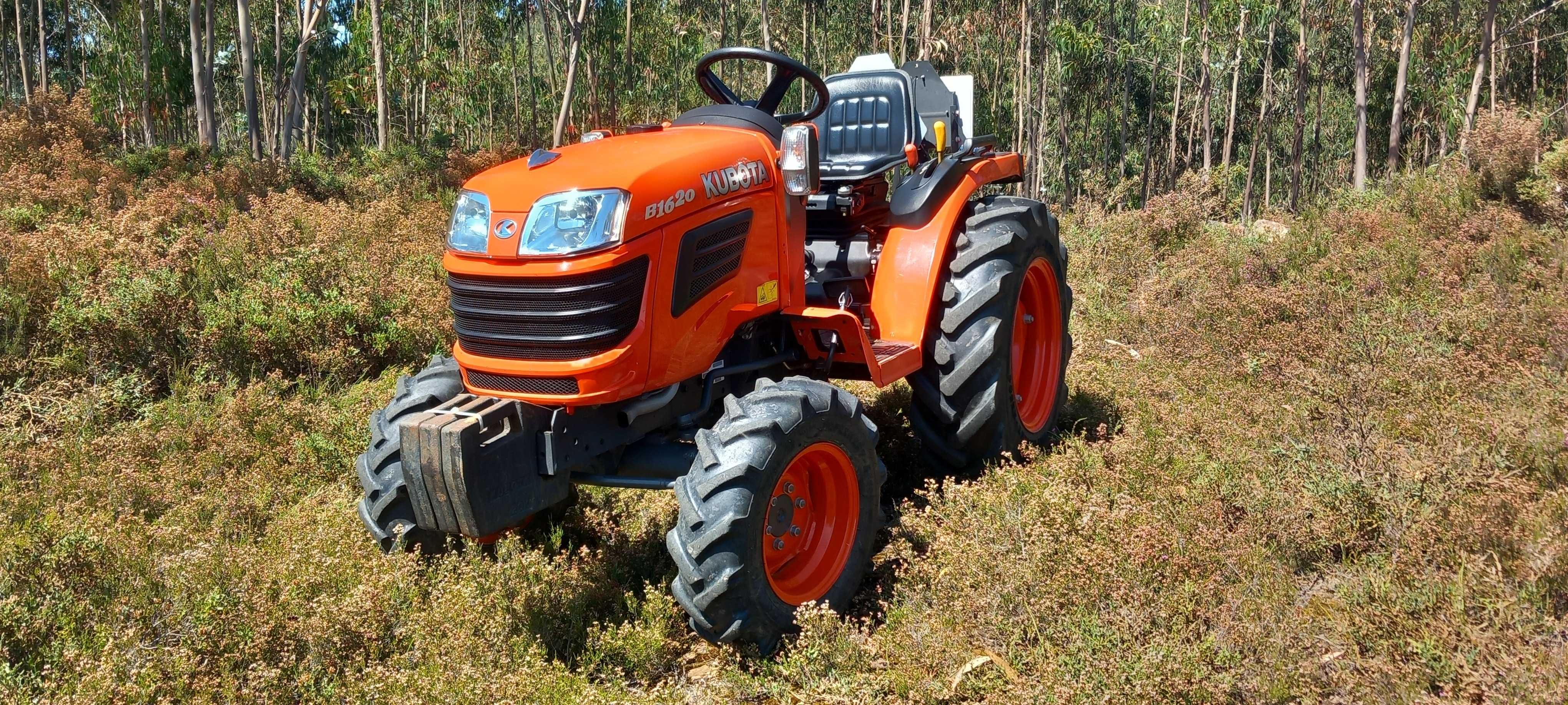 Kubota 1620, ano 2010 e 130 horas