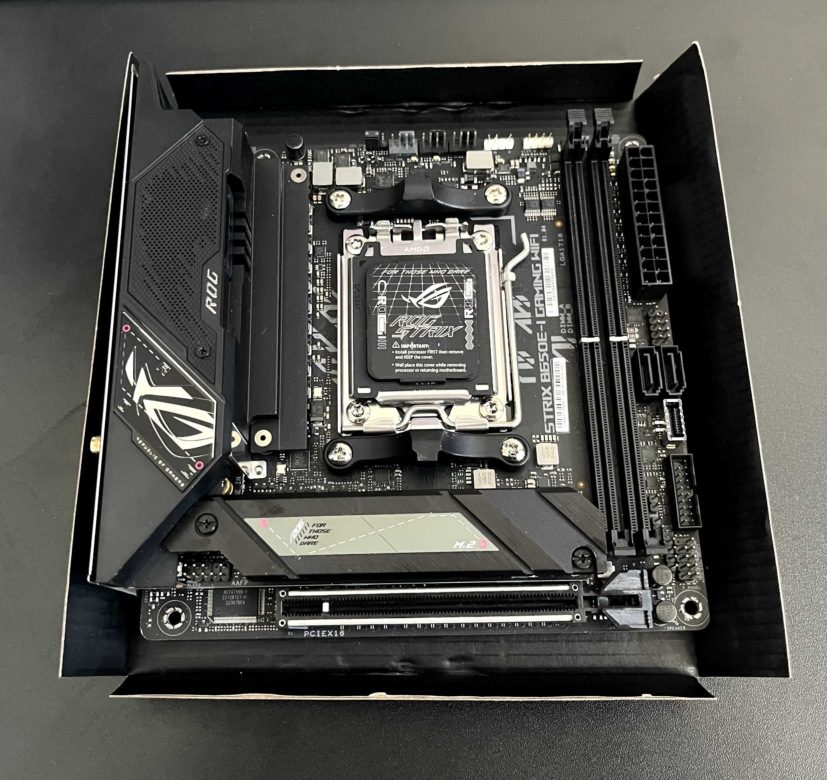 Материнська Плата Asus ROG STRIX B650E-I Gaming WIFI AM5 DDR5 Гарантія