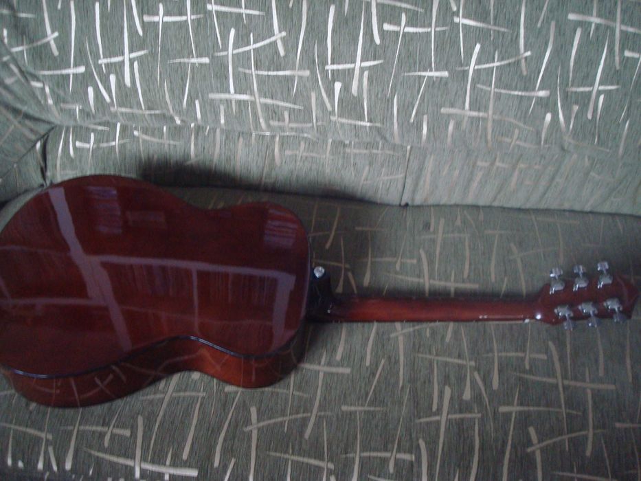 Продам акустическую гитару Ibanez