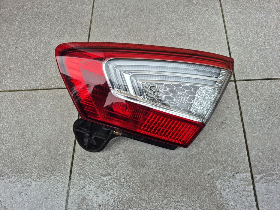 TYLNA LAMPA P/L Ford Mondeo MK4 lift HB