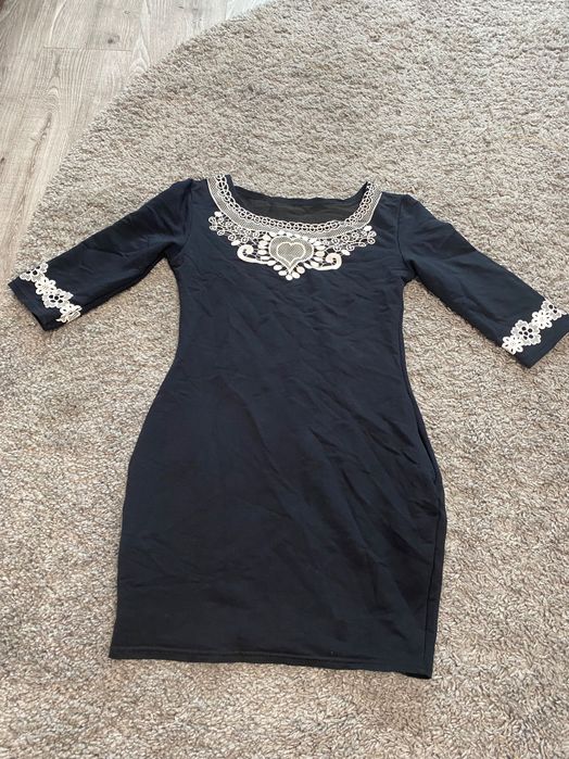 Сукні плаття р 42