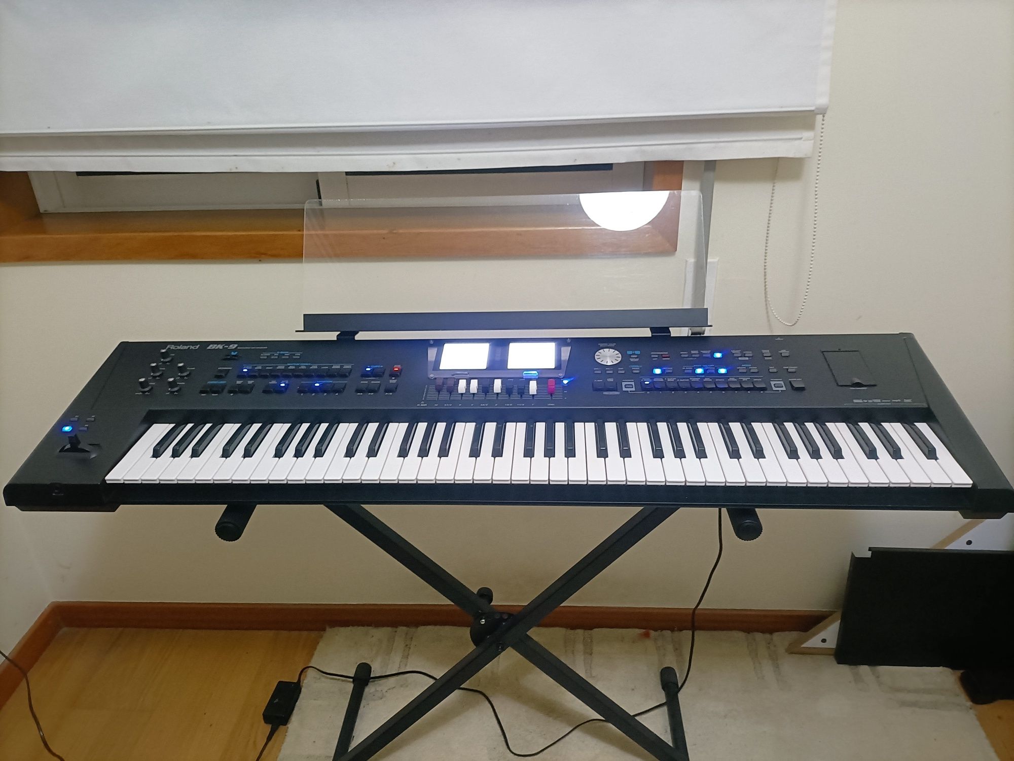 Vendo Teclado Roland BK-9 impecável