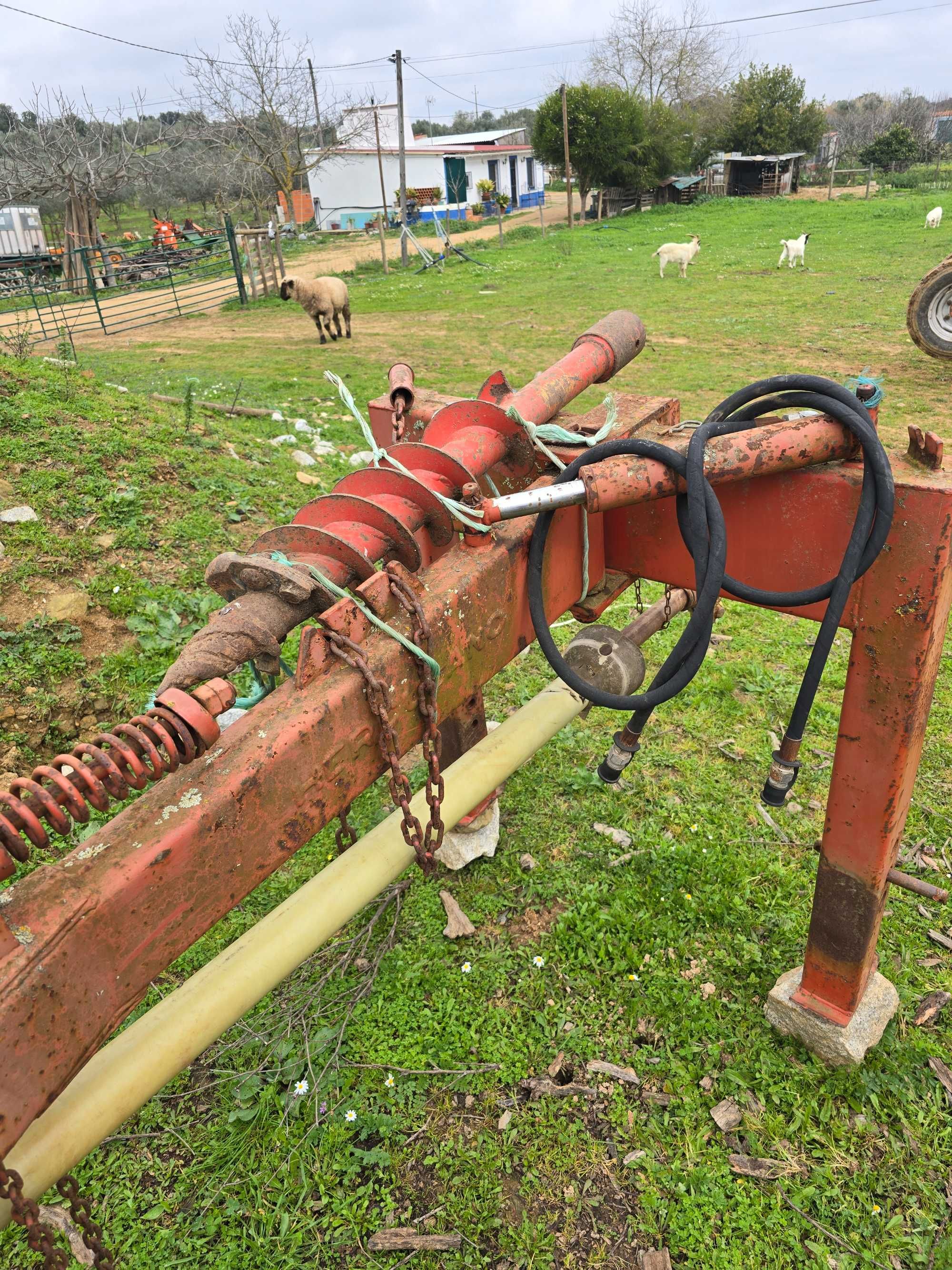 Vendo alfaias agrícolas