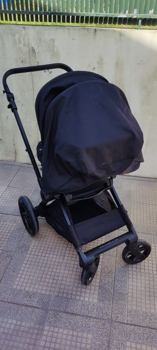 Conjunto carrinho + ovo isofix marca Jané