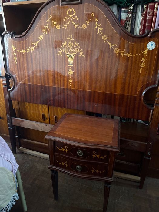 Quarto Dona Maria - Cama Casal + Mesas