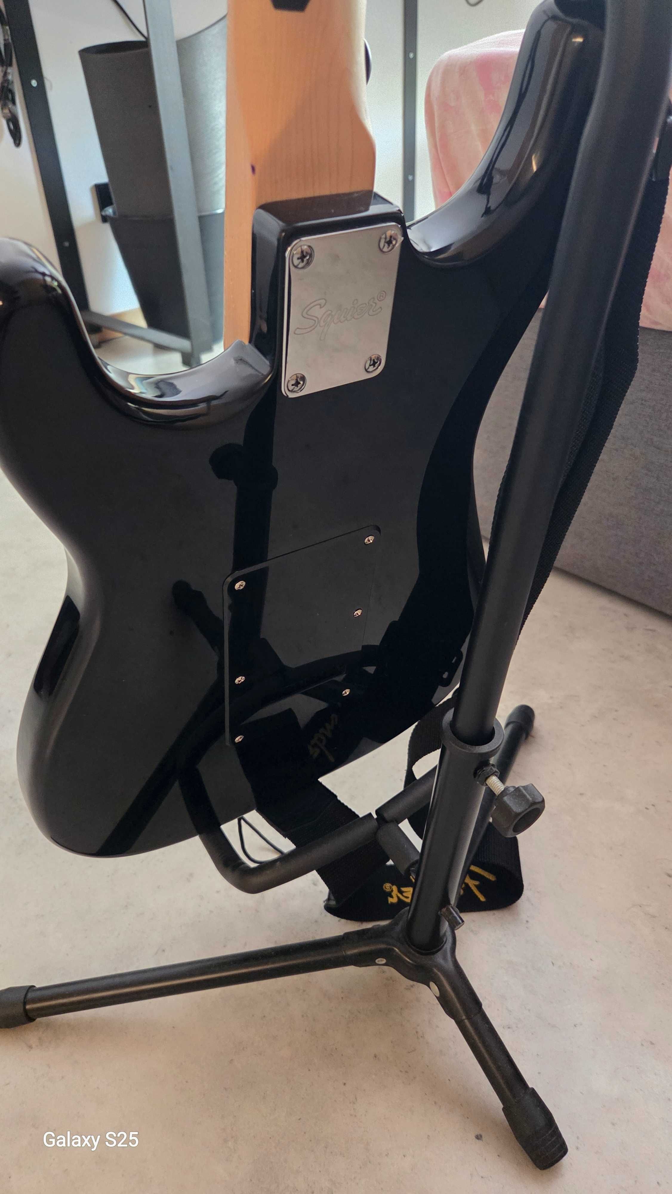 Guitarra Squier by Fender Sonic Strat HSS MN
