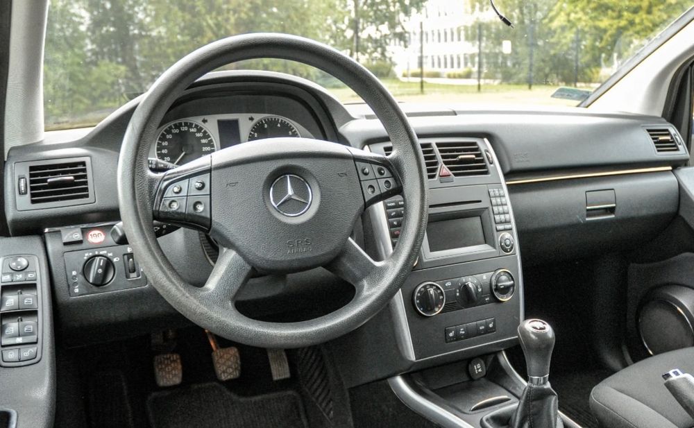 Mercedes-Benz Klasa B 1,5л Бензин 2010 рік
