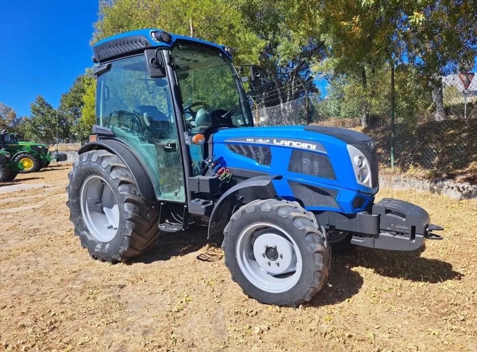 Trator retro mini giratória