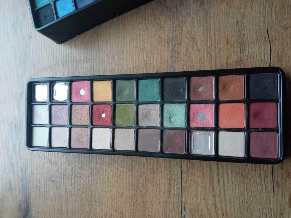 Paleta kosmetyków - 2 szt + 1 Free