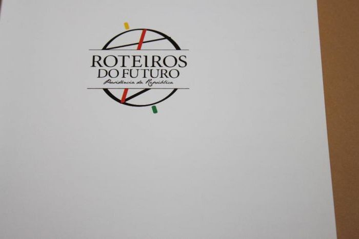 Roteiros do Futuro - Portugal Rotas de Abril-Aurores Vários