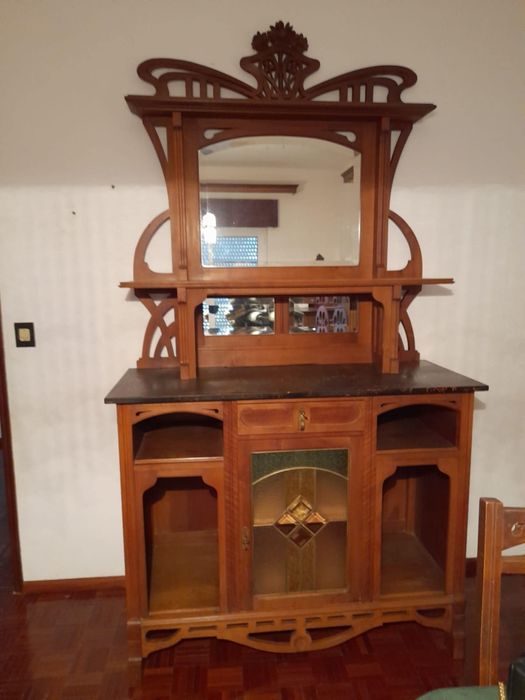 Movel antigo com espelho