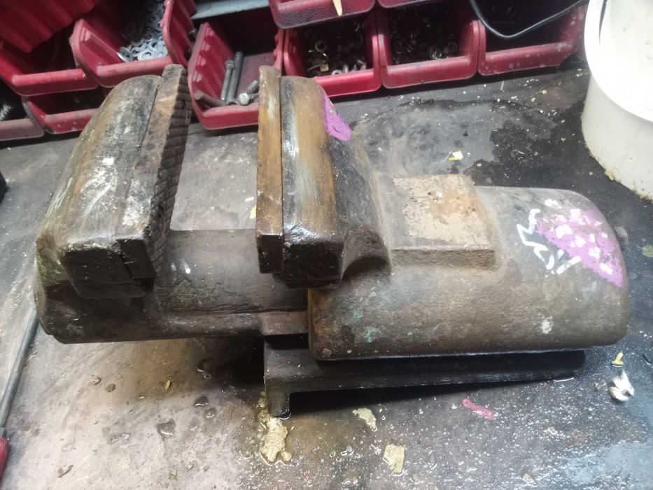 Stare imadło prl 140