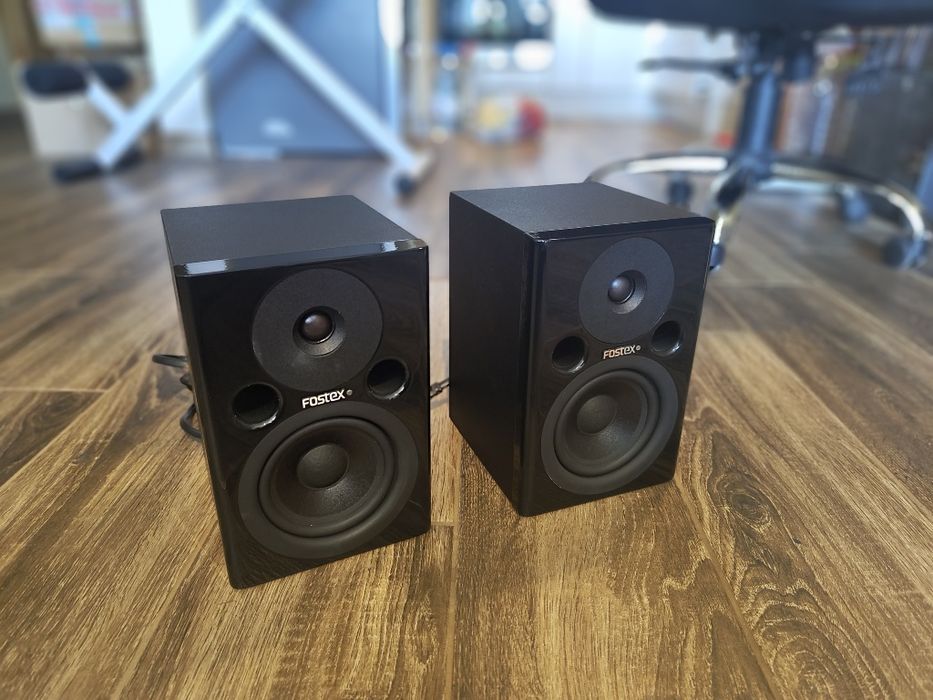 Активні монітори Fostex PM0.4
