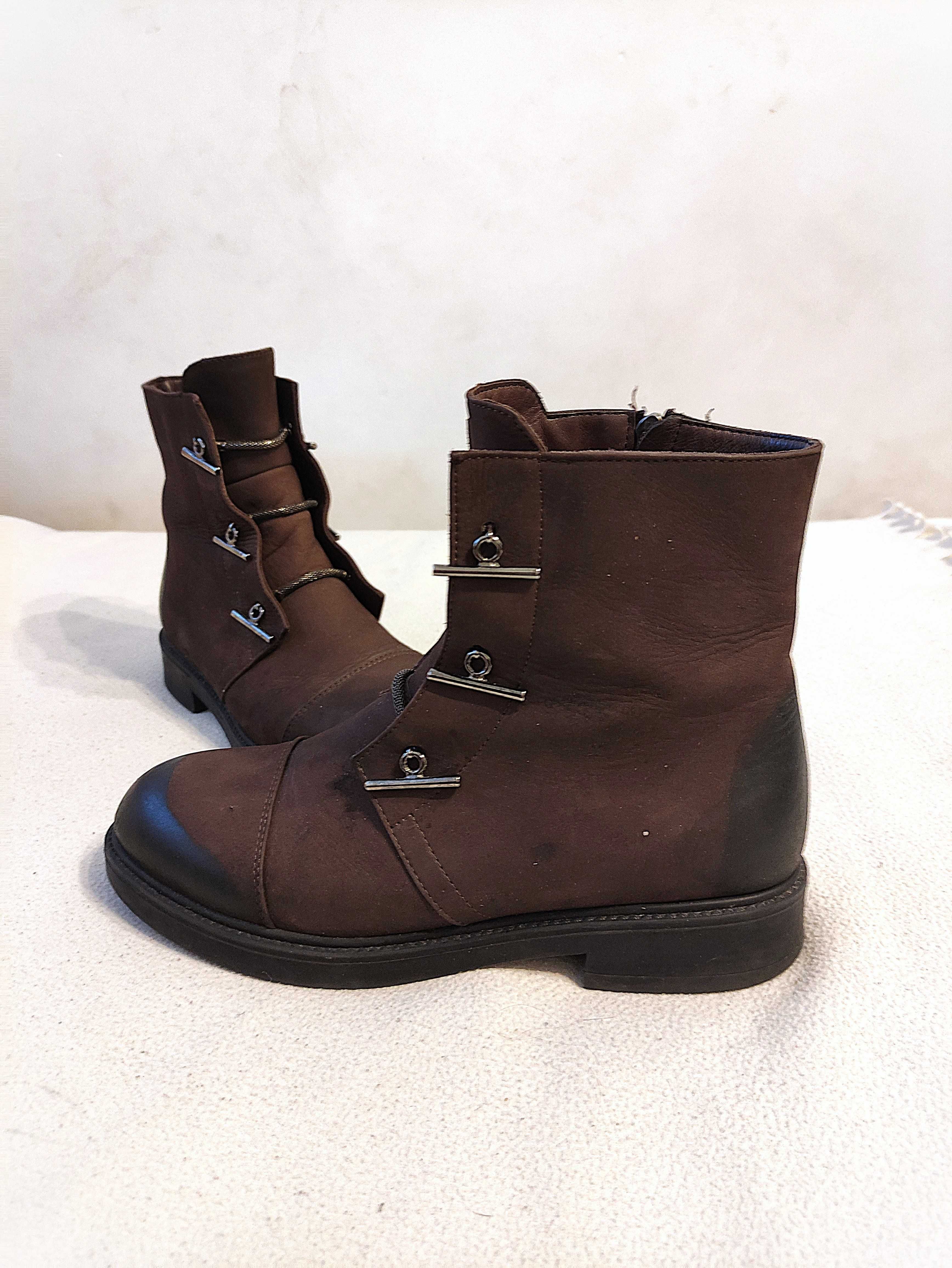 brązowe-czarne botki sztyblety z łańcuszkami r. 39/40 Venezia