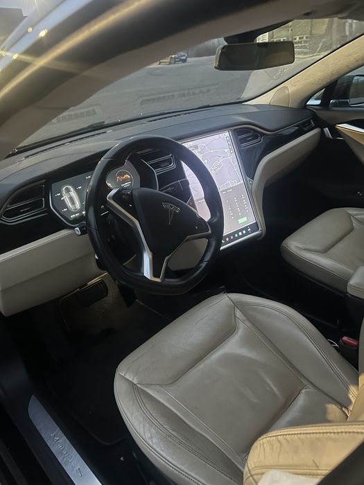 Tesla s 2015 70D