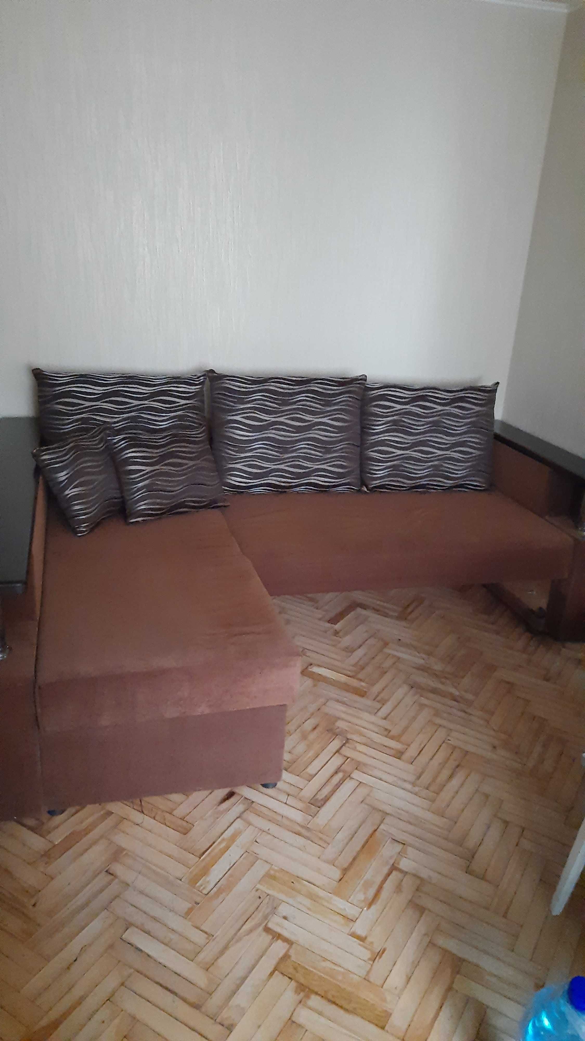 Угловой диван  234х165 см.,.раздвижной механизм  Дельфин