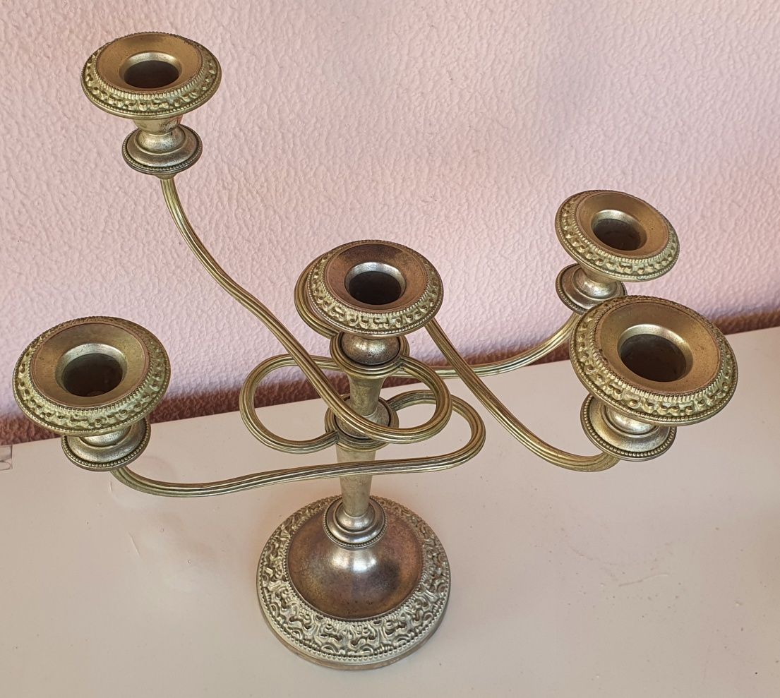 Candelabro em casquinha prateado