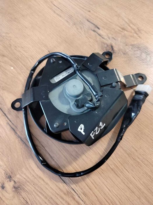 Yamaha FZ1 Fazer S 06-11 Wiatrak wentylator prawy chłodnica