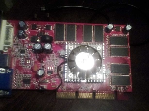 Видеокарта  NVIDIA GeForce FX 5500 (Монитор В подарок).