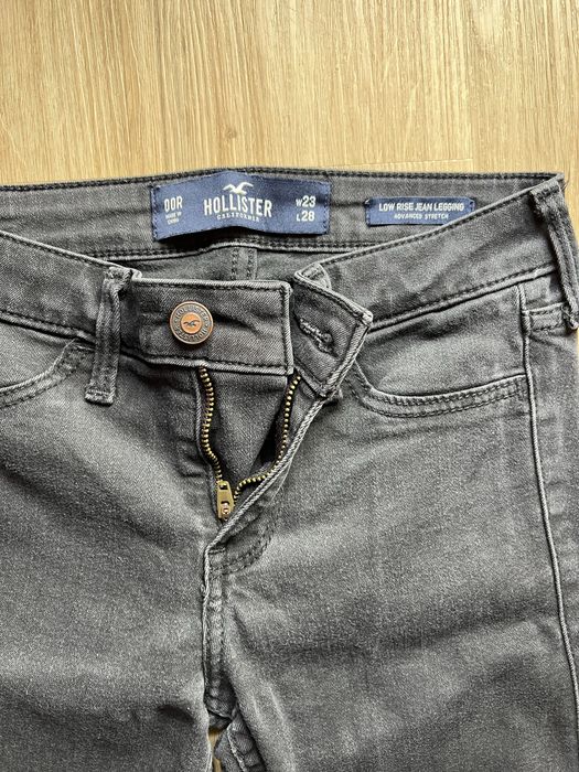 Джинсы Hollister