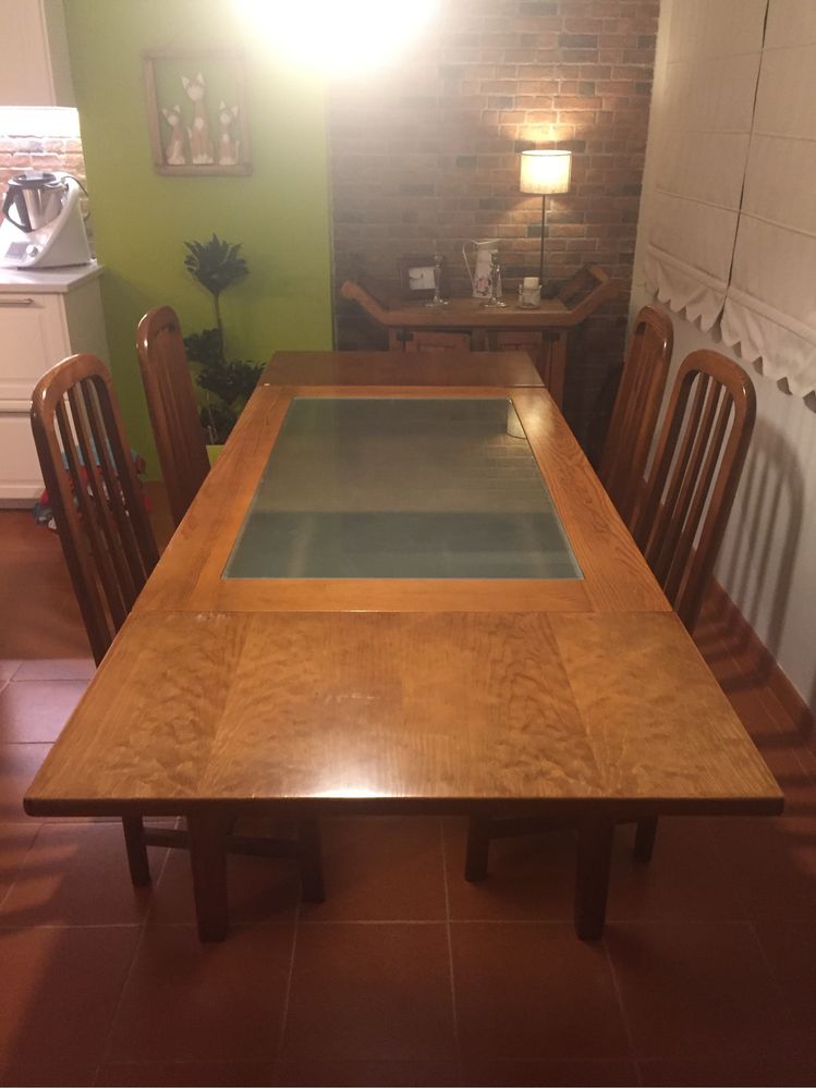 Mesa extensivel + 4 cadeiras
