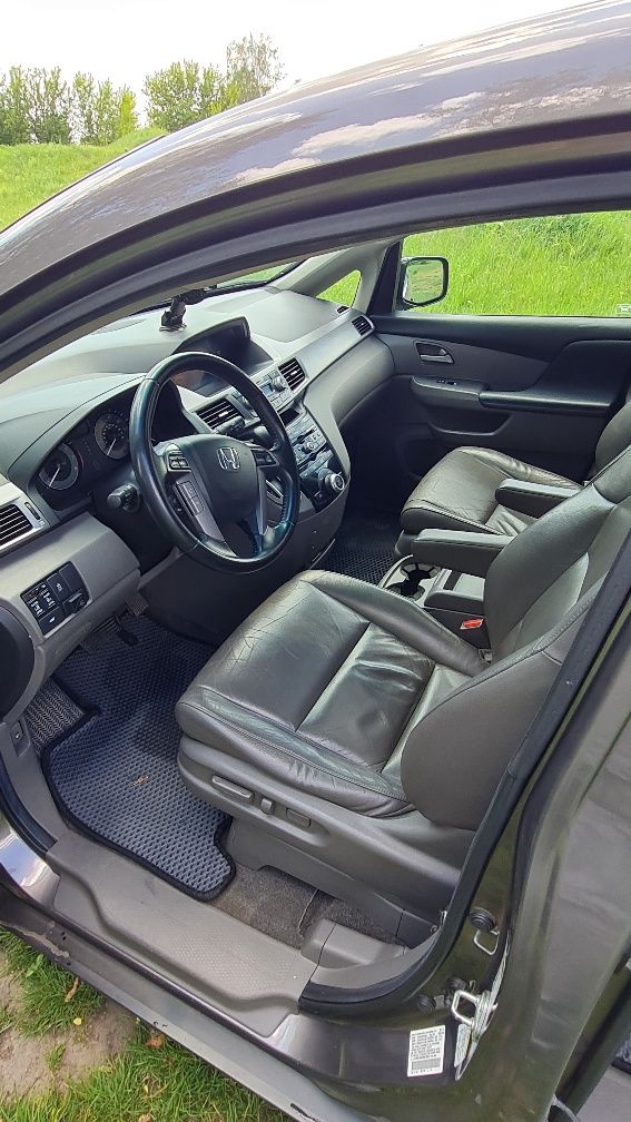 Продам Honda Odyssey 2011