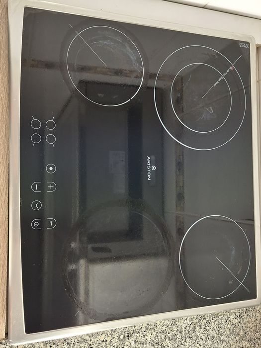Placa Elétrica vitrocerâmica ARISTON HOTPOINT 3 zonas de aquecimento