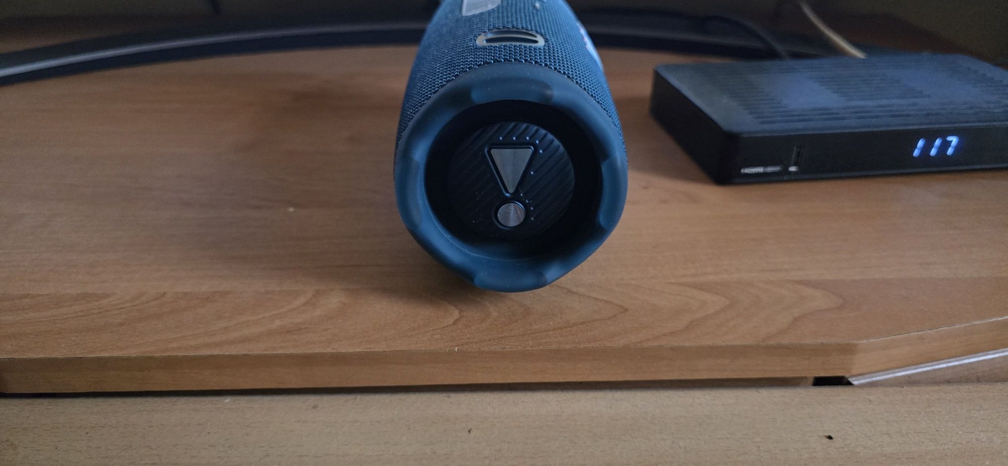 Jbl charge 6 na gwarancji 24 miesiące.