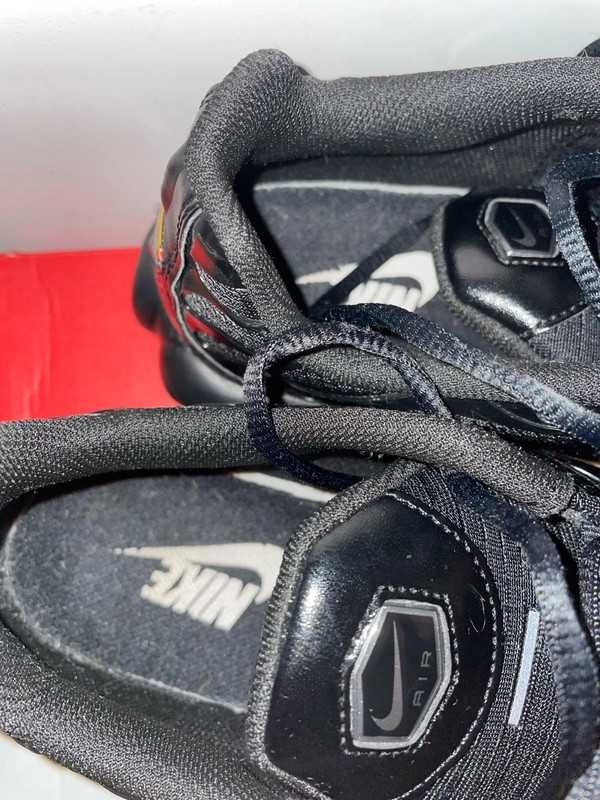 Sneaker Essential Nike Air Max Plus TN in Classic Black 46