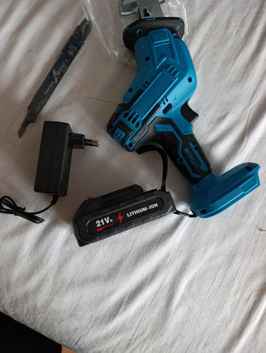 Piła szablasta wyrzynarka pod baterię Makita 18v