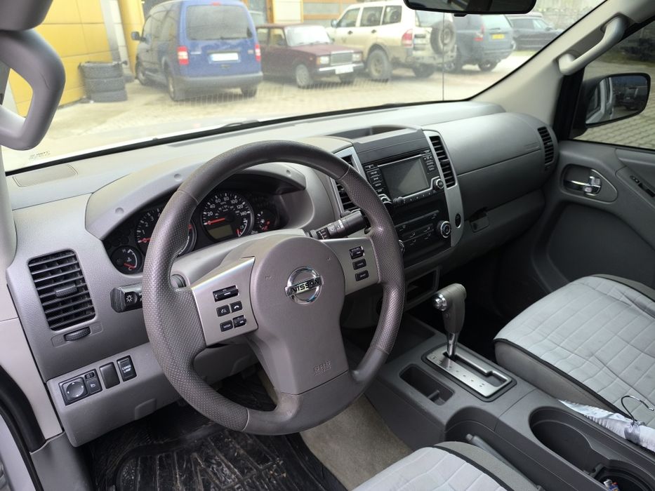 Нісан frontier 2017 року