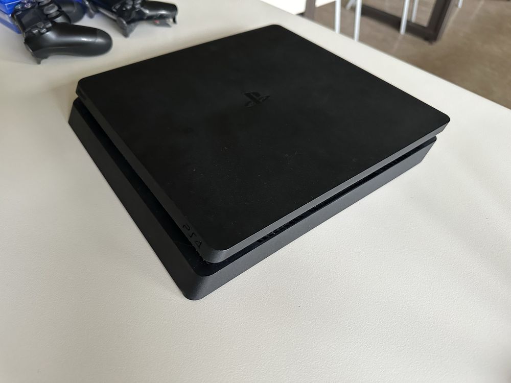 PlayStation 4 Slim