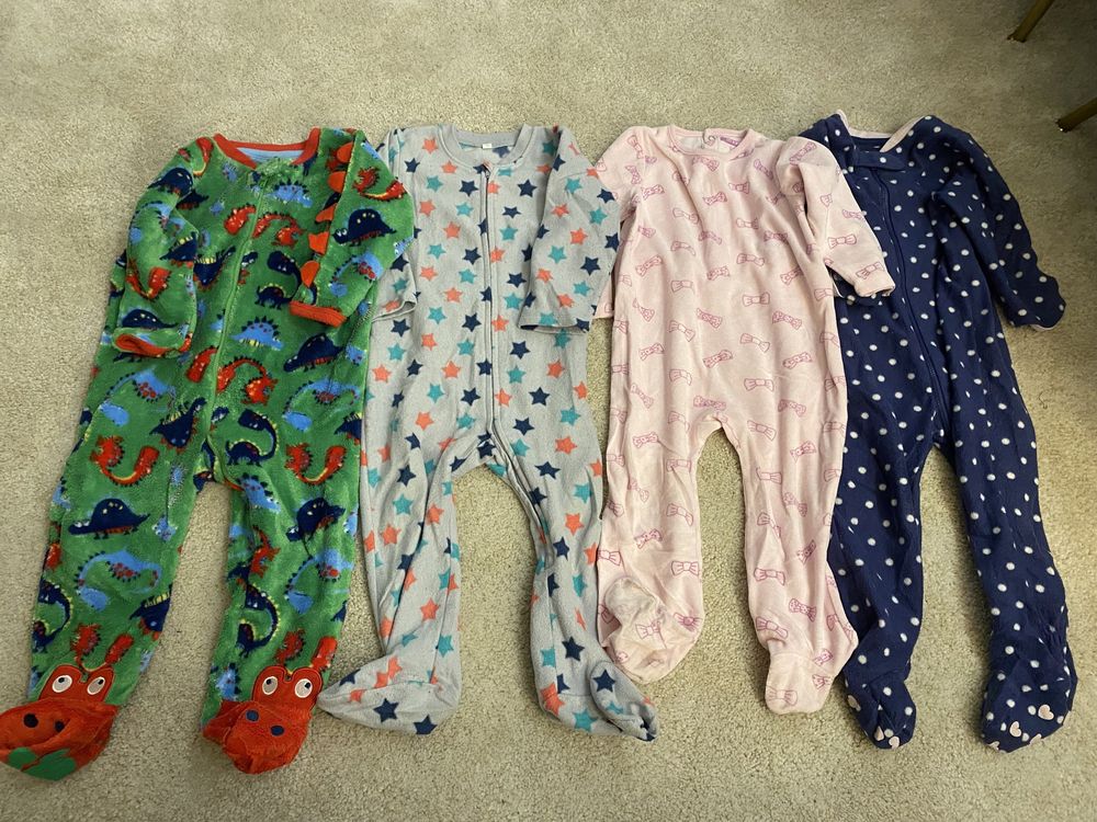 4 pijamas bebe 18/24 meses em bom estado