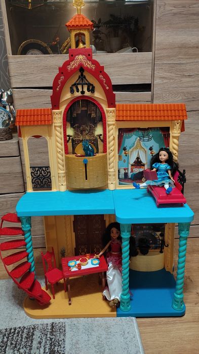 Domek dla lalek, Pałac Elena z Avaloru + lalki