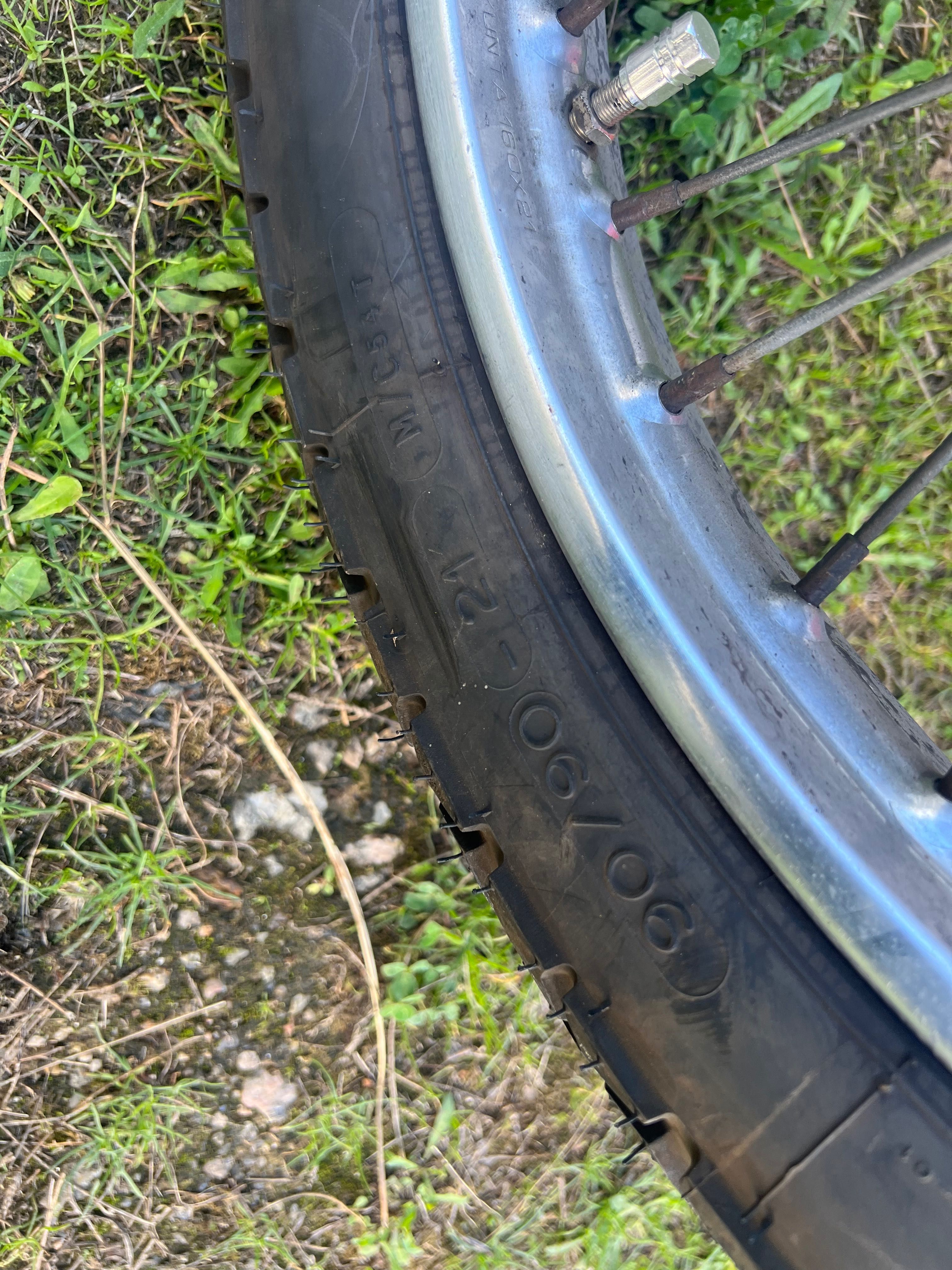 Pneus mota 21/18