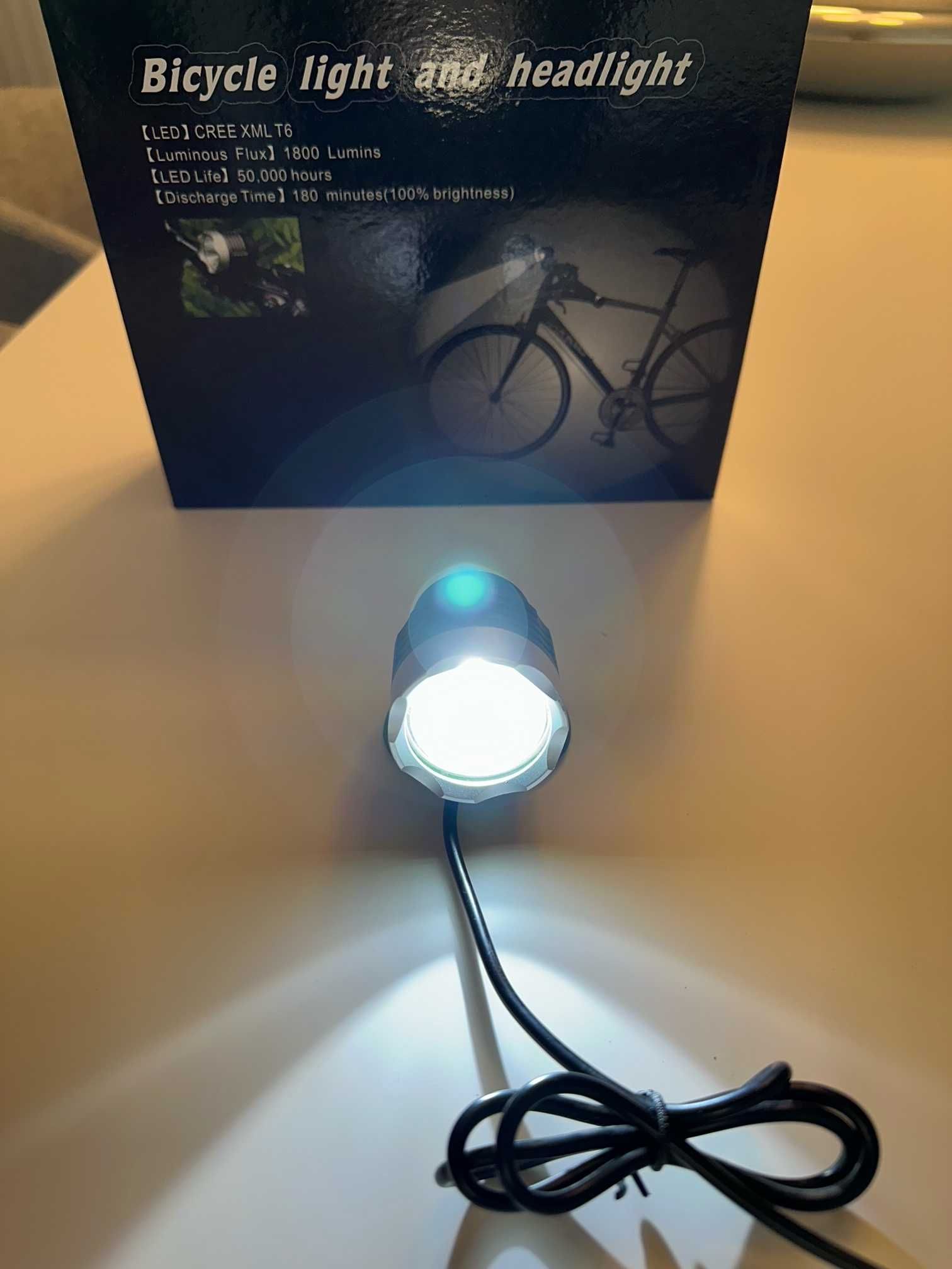 Potente luz frontal bicicleta led 1800 lumens, como nova