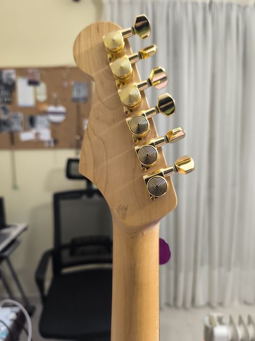 Guitarra ST c/ captação ativa EMG
