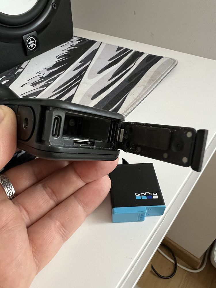 Do sprzedania uszkodzone GoPro Hero 8 Black.