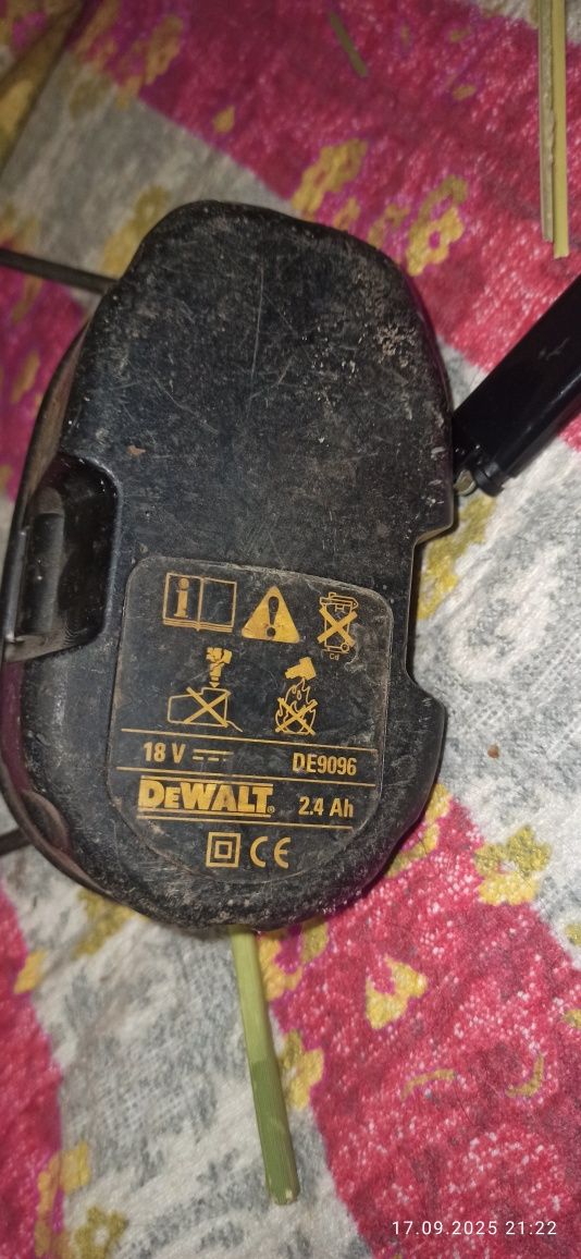 DeWalt DE9116 зарядка + аккумулятор 18V (рабочее, торг)