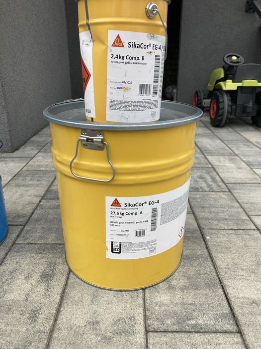 Sprzedam farbe sika Cor. 4 sztuki  i temacota rm 40