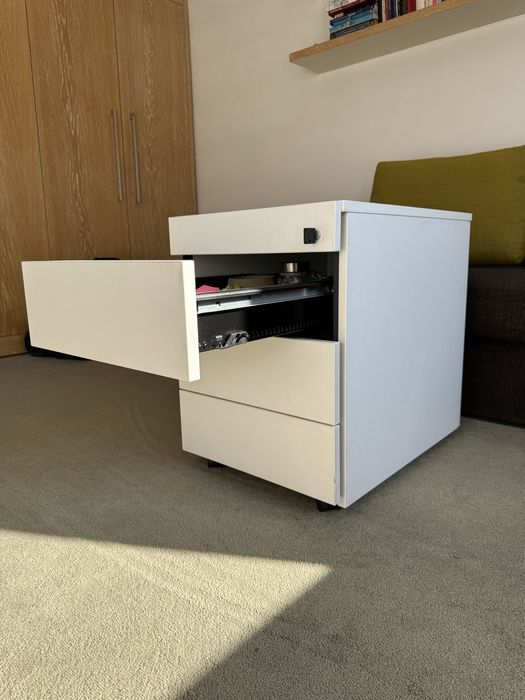 Pomocnik, Kontenerek biurowy