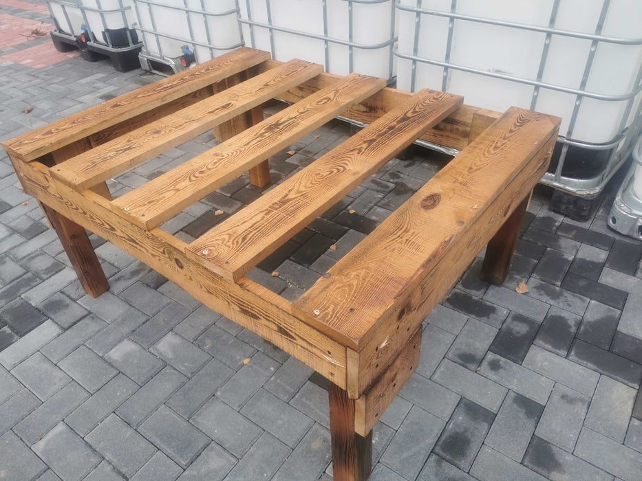 mauzer-zbiornik-stojak drewniany