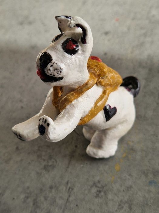 Figura de cão apaixonado