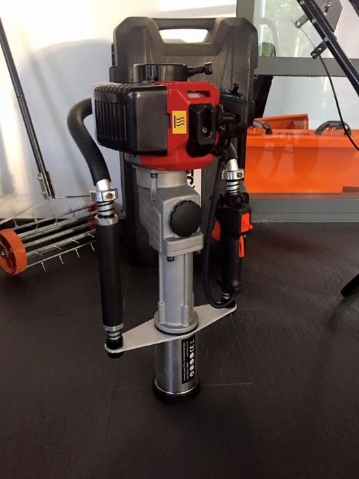 Palownica kafar spalinowy do wbijania pali słupków do 80mm Fuxtec