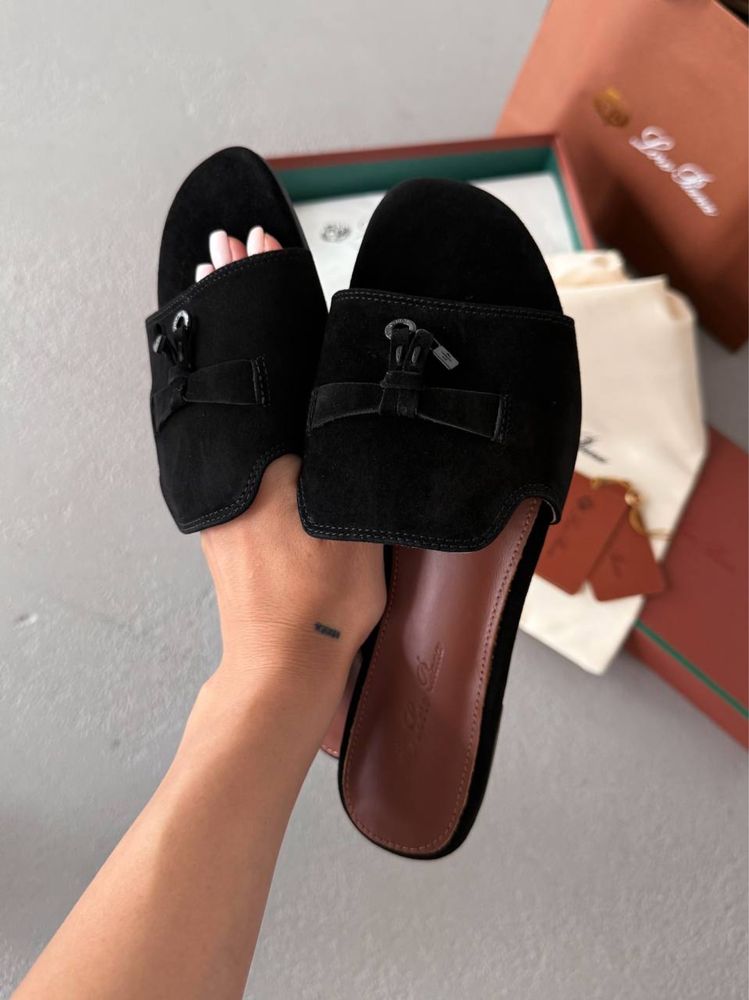 Klapki Loro Piana charms black