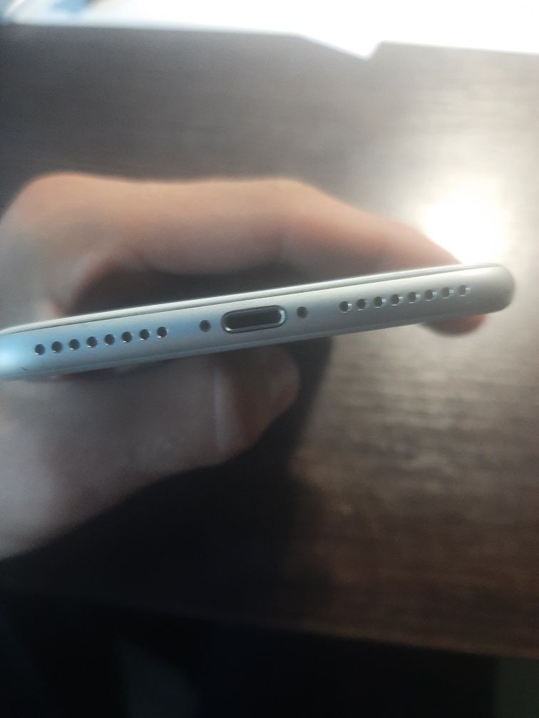 iPhone 7+( с него только батарея)