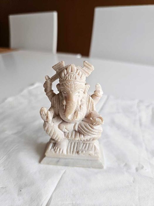 Ganesha, estátua antiga